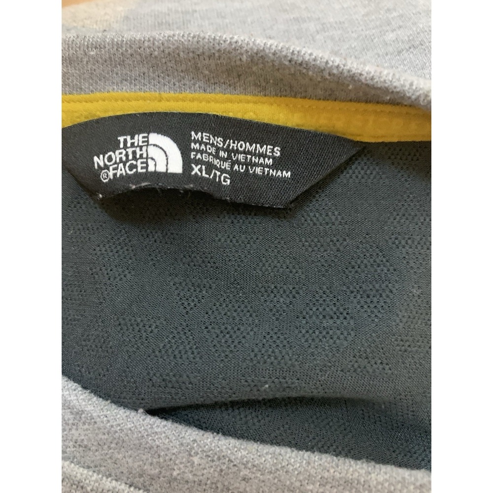 The North Face Tech Fleece Crewneck Sweatshirt Mens XL Grey Chest Pocket Vent - Picture 4 of 4